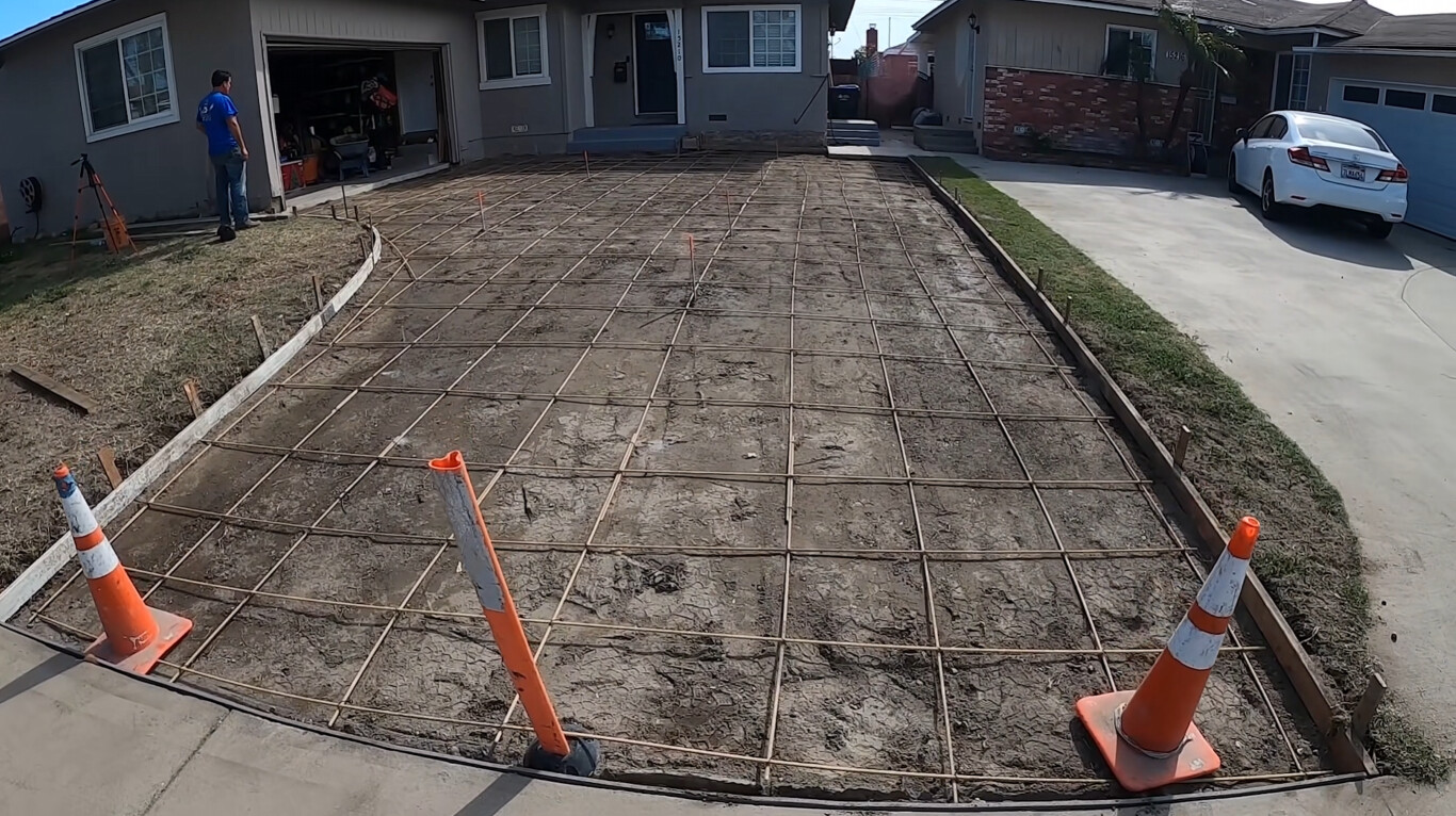 Concrete slab and flatwork with proper rebar reinforcement